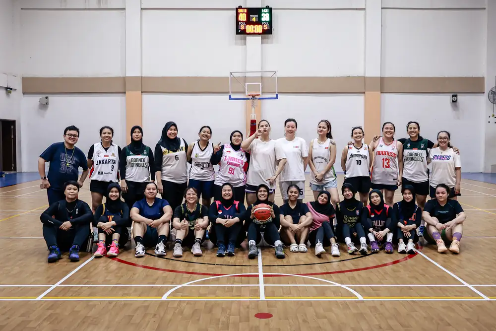 Foto bersama pemain iMasyourLeague Women setelah laga JKT vs JKT